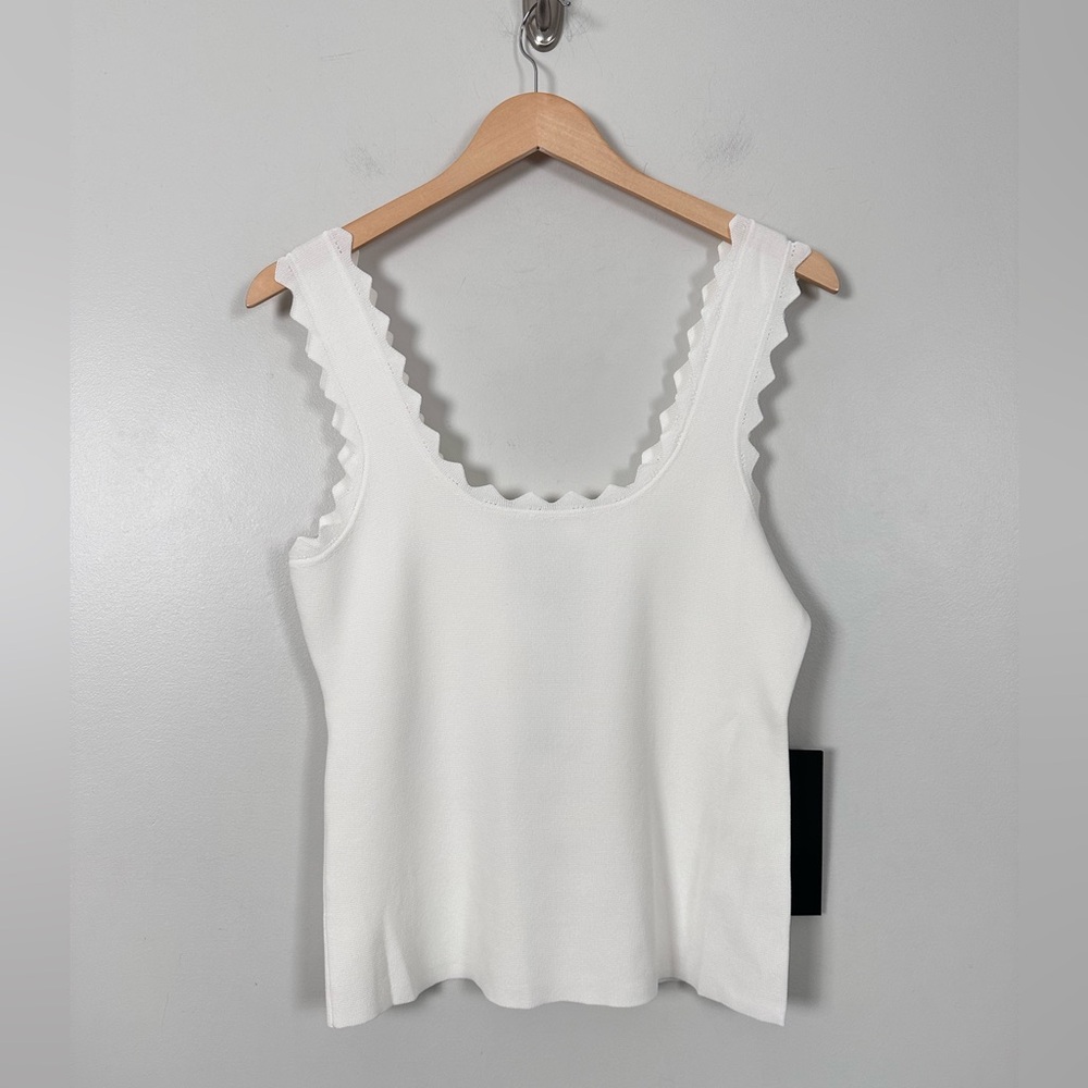 TUCKERNUCK
White Ric Rac Compression Tank - Picture 7 of 12